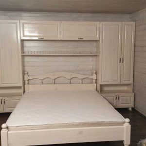 Спальня из массива